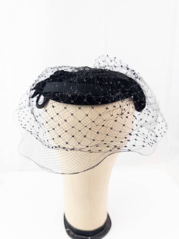 lot 119 image: Fascinator Headpiece - Don Marshall for Field Schlick, Inc. Black Net Veil