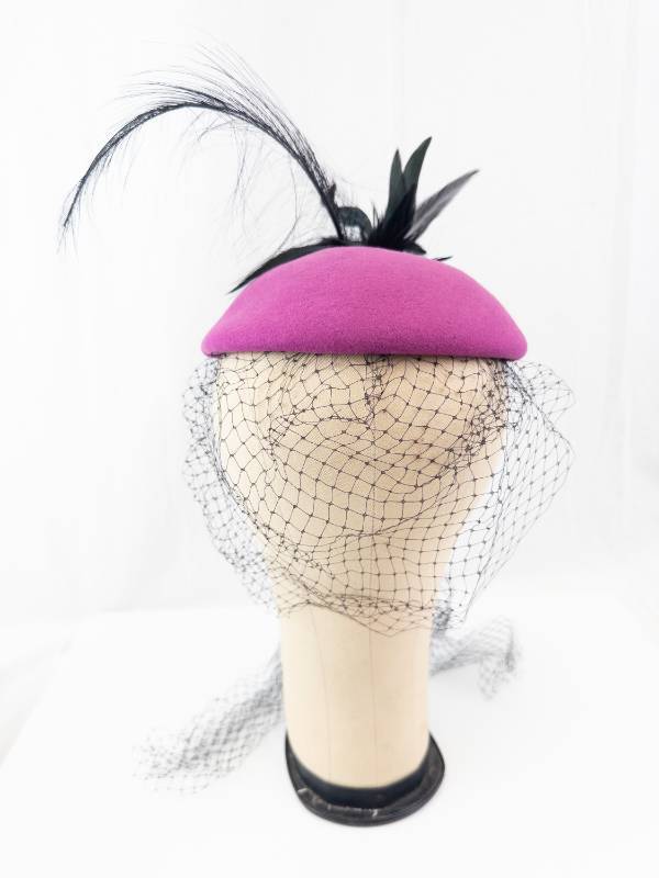 lot 130 image: Liz Claiborne Magenta Felt Fascinator Hat with Veil & Black Feather Plume