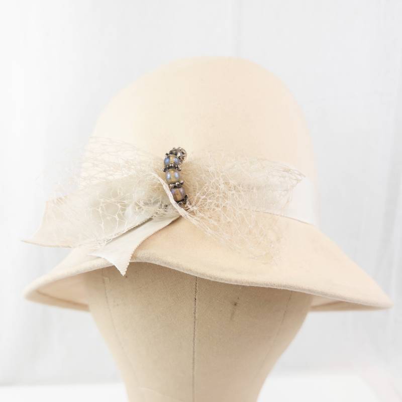 lot 144 image: Ritz Henry Pollay New York Beige Felt Wide-Brim Hat