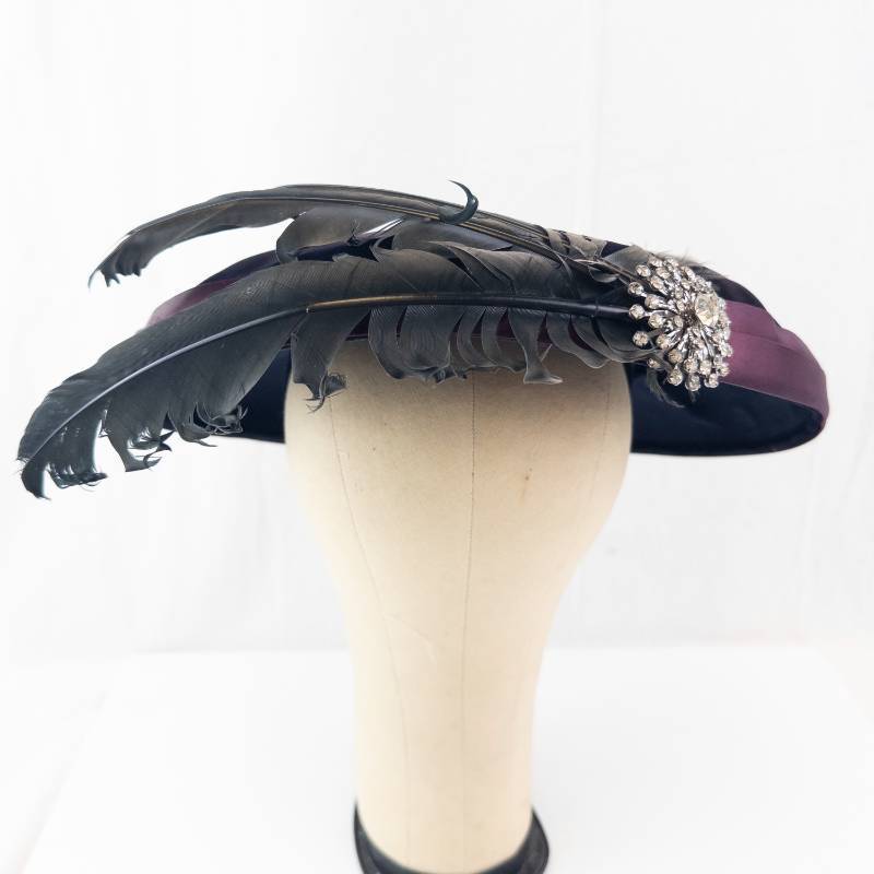 lot 150 image: Eatons of Canada Navy Velvet Hat - Feather & Rhinestone Accent