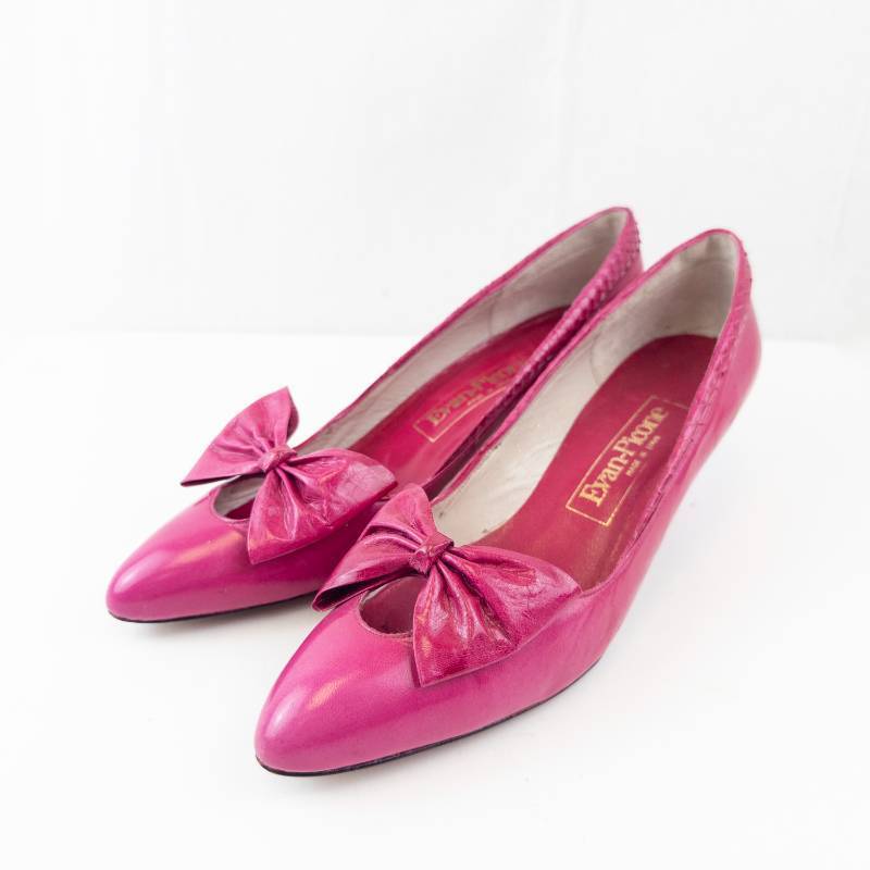 lot 166 image: Evan-Phone Pink Patent Bow Pump - Made in Spain, Size 9N