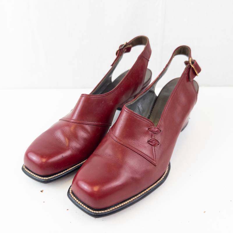 lot 176 image: United States Corp. Burgundy Leather Slingback Pumps - Block Heel, Womens Pair