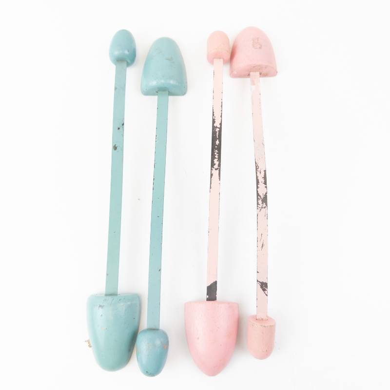 lot 185 image: Shoe Form Stretchers - Teal & Pink (Lot of 4)