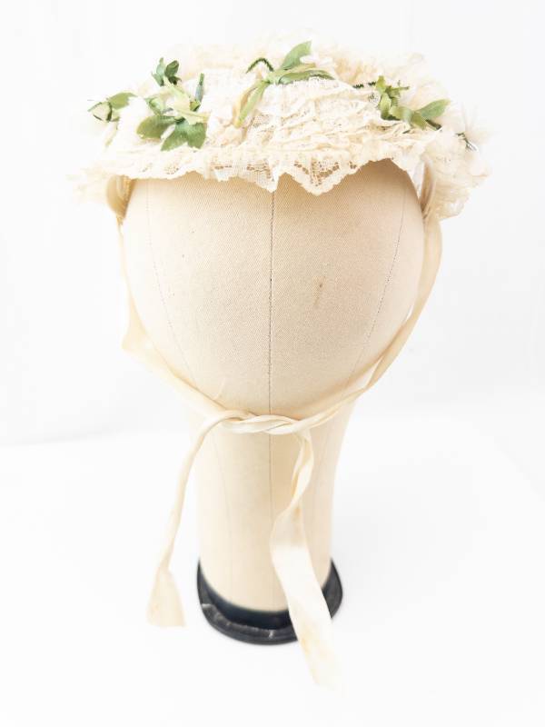 lot 50 image: Fascinator Headpiece - Ivory Lace Floral with Ribbon Tie