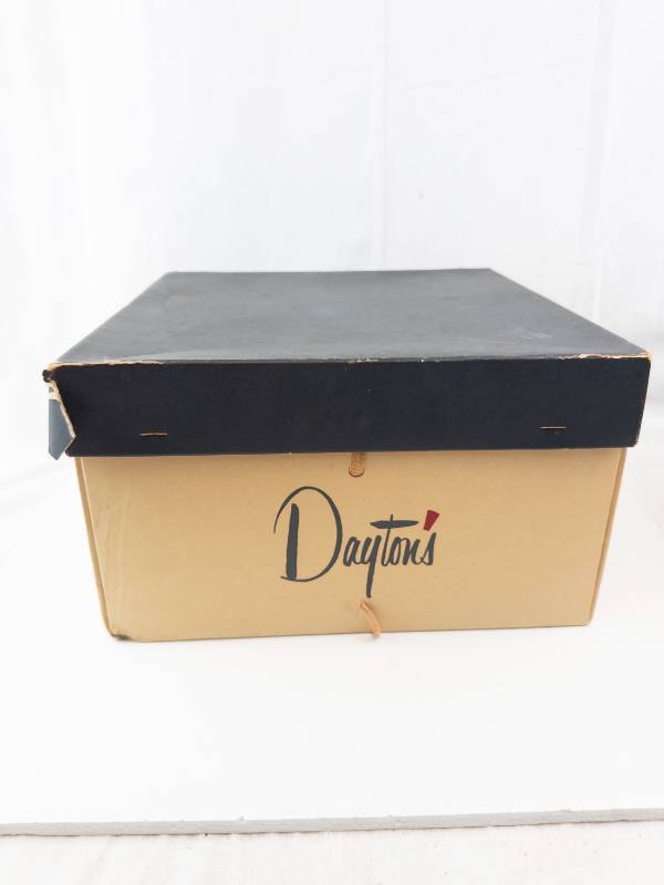 lot 232 image: Daytons Box with Black Lid - Cardboard Box, Vintage Dept Store Packaging