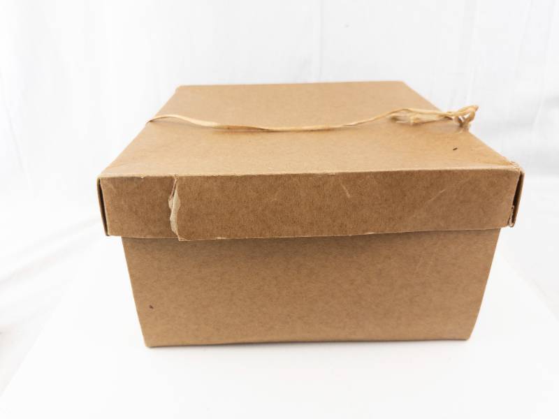 lot 239 image: Vintage Brown Kraft Cardboard Box with Lid & Twine Closure