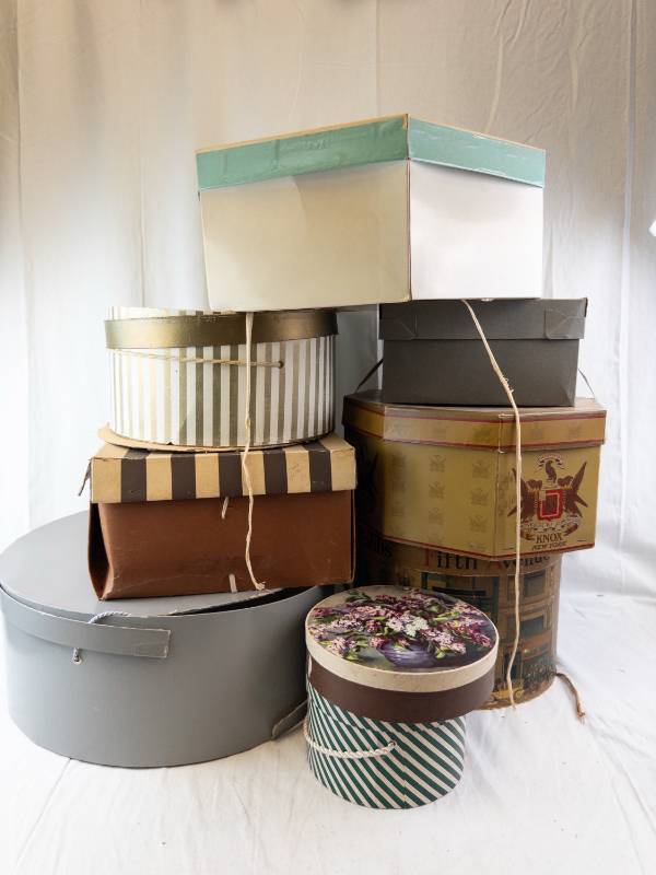 lot 241 image: Group lot Knox New York Fifth Avenue Claires Boutique Vintage Hat Boxes - Assorted Storage Vintage Boxes