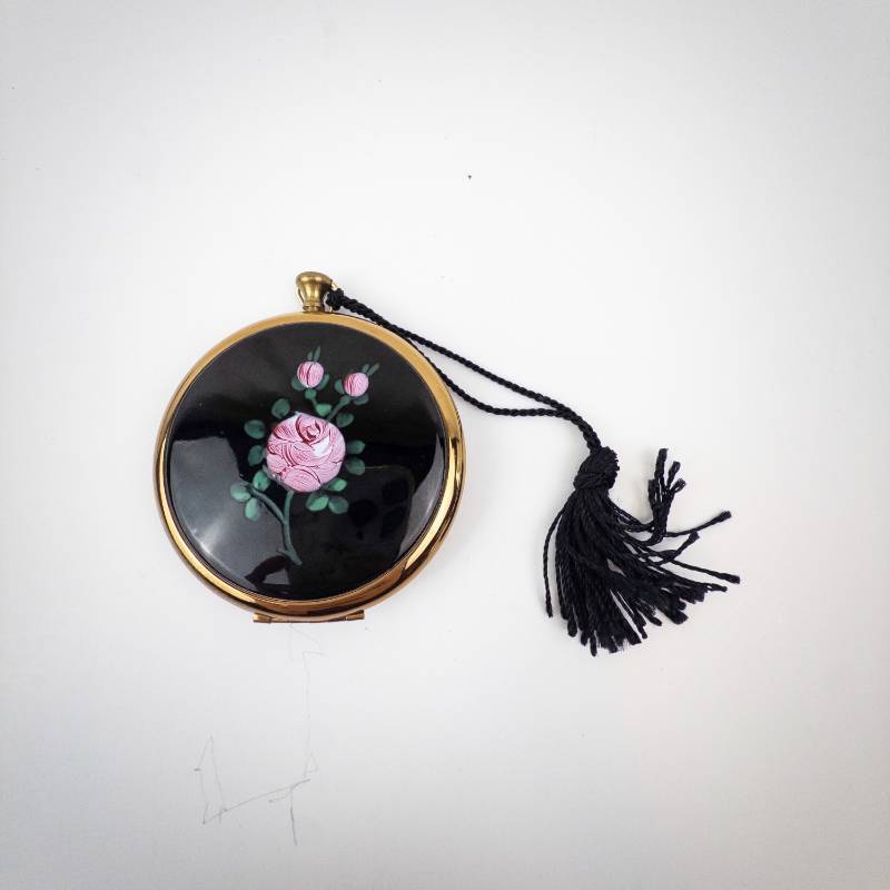 lot 252 image: Zell Fifth Avenue Round Gold-Tone Vanity Compact w Pink Rose Enamel - 2.75 in Dia