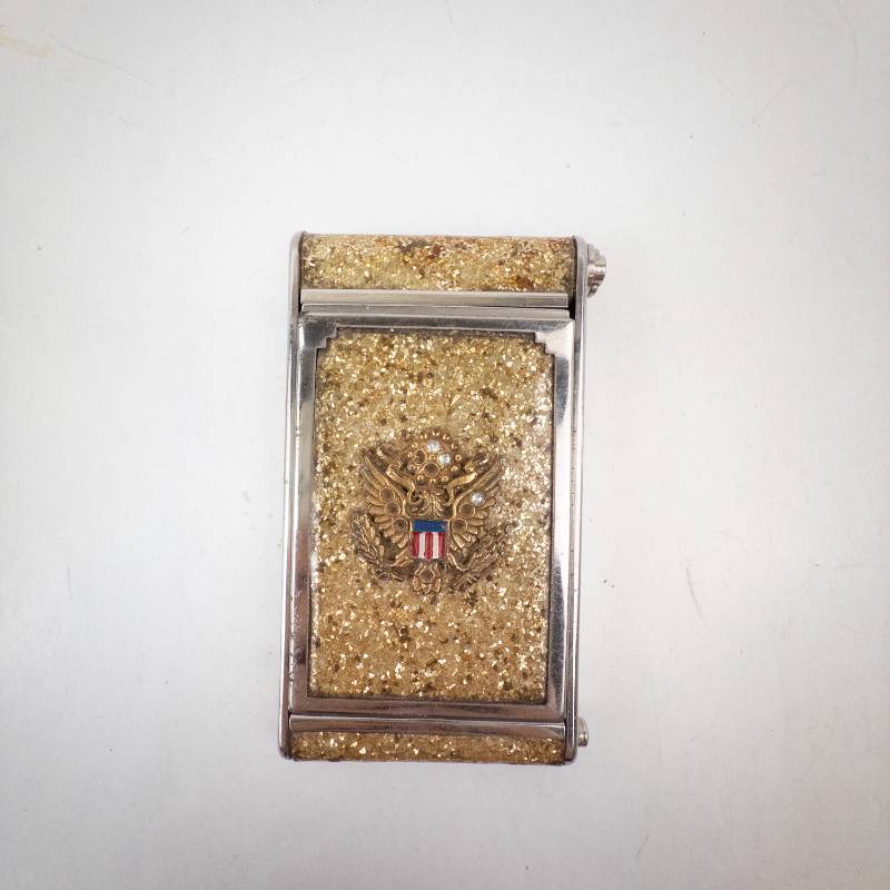 lot 264 image: Girey US Army Presidential Vintage Powder Compact with Mirror - Gold Glitter Crest Case
