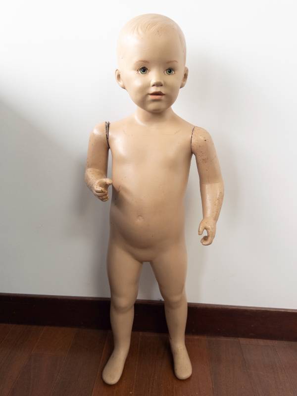 lot 217 image: Large Vintage Child Mannequin - Jointed Limbs, Pale Vinyl, Cracked Head