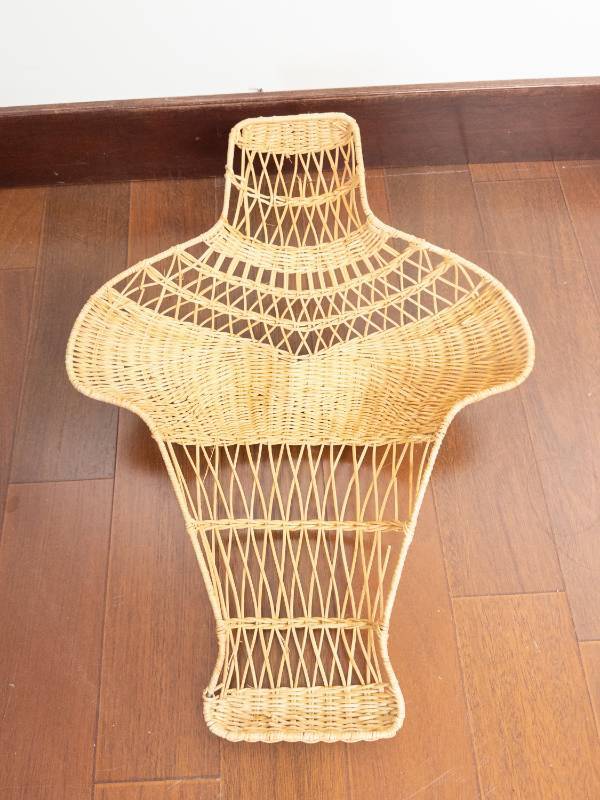 lot 207 image: Woven Rattan Bust Hat Display - Large Natural Straw Color, Open Lattice Decorative Stand