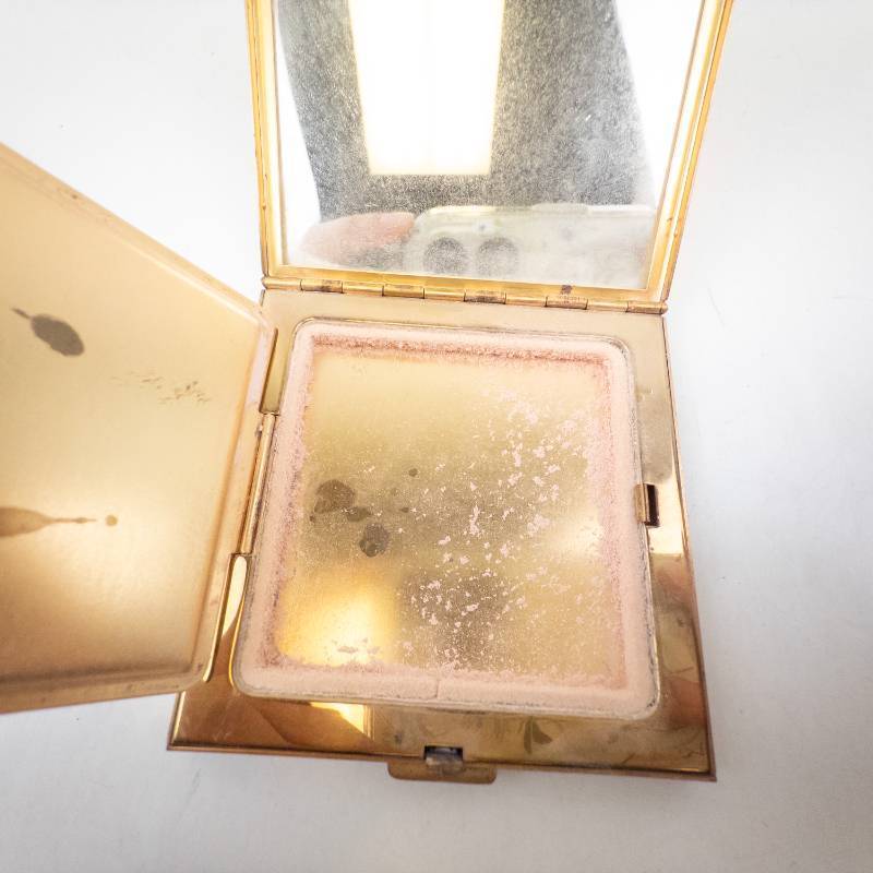lot 281 image: Volupte USA - Vintage Gold-Tone Powder Compact with Mirror