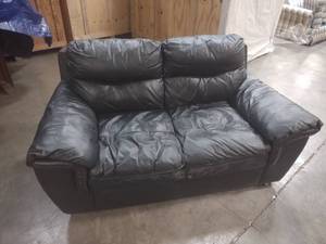 lot 74 image: Black Leather Love seat