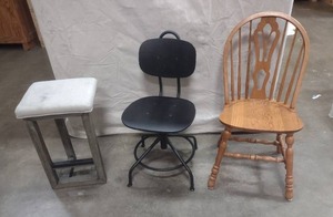 lot 78 image: 3 Chairs 1 Dining Chair 1 Upholstered Stool 1 Black office Chair