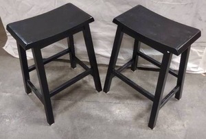lot 44 image: Matching Dark Wood Bar Stools