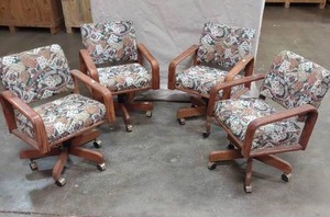 4 Rolling Game Table Chairs Poker Themed