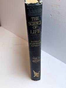 lot 121 image: The Science of Life - Vintage Blue Cloth Hardcover by H.G. Wells, Julian Huxley & G.P. Wells
