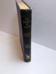 lot 122 image: The Science of Life - Vol. 1 - UK Edition - Amalgamated Press