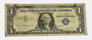 lot 31 image: 1957 - B- $1 Federal Reserve Note