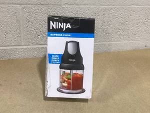 lot 203 image: Ninja NJ100GR Express Chop Manual Food Processor for Chopping Mincing Pureeing Vegetables and other Ingredients 16-Ounces Gray (Used)