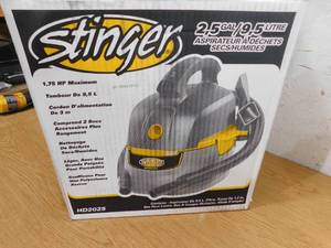 lot 19 image: Stinger 2.5 Gal. 1.75 Peak HP Small Shop Vacuum Wet Dry Vac