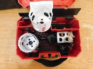 lot 75 image: Milwaukee Hole Dozer Bi-Metal Hole Saw Kit (8-Piece)