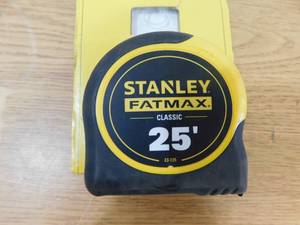 lot 105 image: 25 Stanley Tape Measure