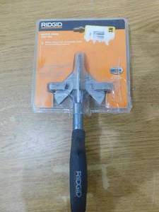 lot 126 image: RIDGID 4 in. Steel XLT Miter Trim Cutter