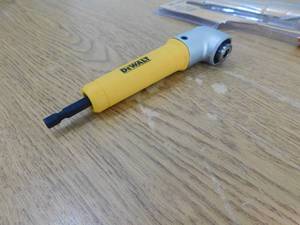 lot 172 image: DEWALT MAXFIT Right Angle Magnetic Attachment