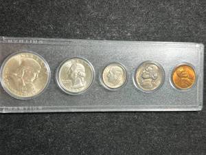 lot 12 image: 1952 US TYPE SET IN HARDCOVER CASE