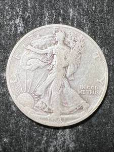 lot 48 image: 1941 US WALKING LIBERTY HALF DOLLAR