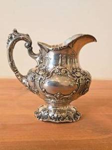lot 1061 image: 6 463-grams Sterling Silver Holloware Creamer Pitcher - Francis I by Reed & Barton #570A