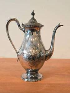 lot 1075 image: 900-grams Silverplated Coffee Pot by Wilcox Silver Plate Co.  Mid-Century Modern style  #N7041 design  Lady Mary pattern  9 12 x 5 x 11 12