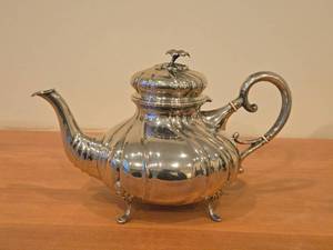 lot 1083 image: Vintage 595-grams Silverplated Tea Pot (Norway)  Rococo style style  11 14 x 6 x 7