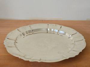 lot 1090 image: 13 12 841-grams Sterling Silver Holloware Serving Tray by Gorham  Scalloped Edge style