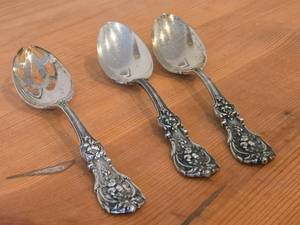 lot 1128 image: 8-38 282-grams (total) Sterling Silver (2) Serving Spoons and (1) Pierced Tablespoon - Francis I by Reed & Barton