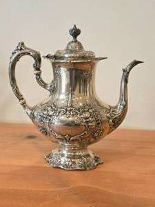 lot 1059 image: 10-12 48-oz 1360-grams Sterling Silver Holloware Coffee Pot - Francis I by Reed & Barton #571A