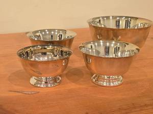 lot 1163 image: Lot of (4) 400-grams (total) Silverplated Bowls - Paul Revere by W.M. Rogers & Son