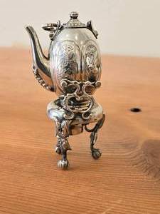 lot 1182 image: 3 12 70-grams Silverplated Dual Kettle (Samovar) on Stand