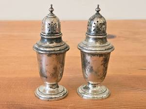 lot 1183 image: Lot of (1) 4 12 77-grams (total) Sterling Silver Salt and Pepper Shaker Set of 2 by Gorham #758