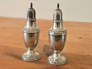 lot 1184 image: Lot of (1) 5 12 132-grams (total) Sterling Silver Salt and Pepper Shaker  Weighted Reinforced Set of 2 by W.M. Rogers & Son #1920