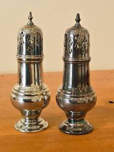 lot 1187 image: Lot of (2) Vintage 11 295-grams (total) Silverplated Cacao Strooier Sprinkler by Viners of Sheffield (England)