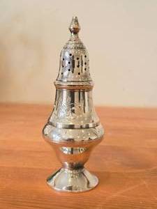 lot 1189 image: 188-grams Silverplated Sugar Casfer  Muffineer by William Adams