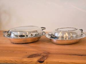 lot 1193 image: Lot of (2) Vintage 1782-grams (total) Silverplated Covered Vegetable Bowls 8 x 11