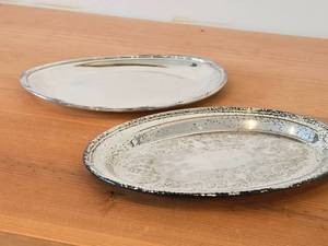 lot 1194 image: Lot of (2) Vintage 456-grams (total) Silverplated Serving Plates 9 x 6 (oval)