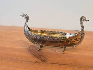 lot 1923 image: Vintage 260-grams Viking Ship theme Sterling Silver Salt Cellar 10 x 3 12 x 5