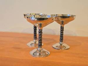 lot 1930 image: Lot of (3) Vintage 5 34 687-grams (total) Silverplated Champagne Coupes  Goblets by Roma SL (Spain)