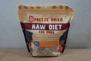 lot 100 image: Boss Dog Raw Diet Dog Treats - Chicken Recipe