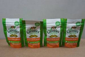 lot 103 image: 4 Feline Greenies Smartbites Treats for Cats - 2.1oz