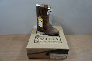 lot 111 image: Smoky Mountain Boots - Kids Size 9.5